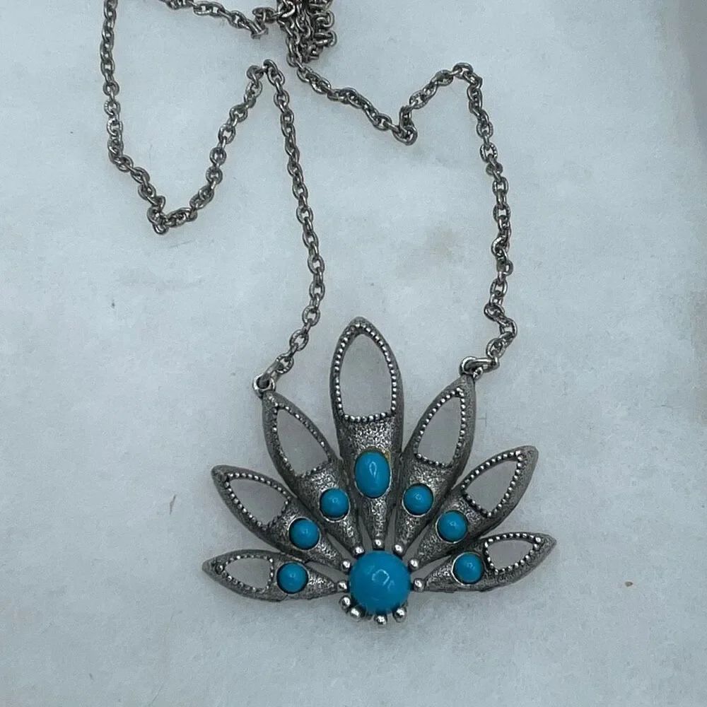 Vintage southwestern style statement necklace. 13.5” approximately